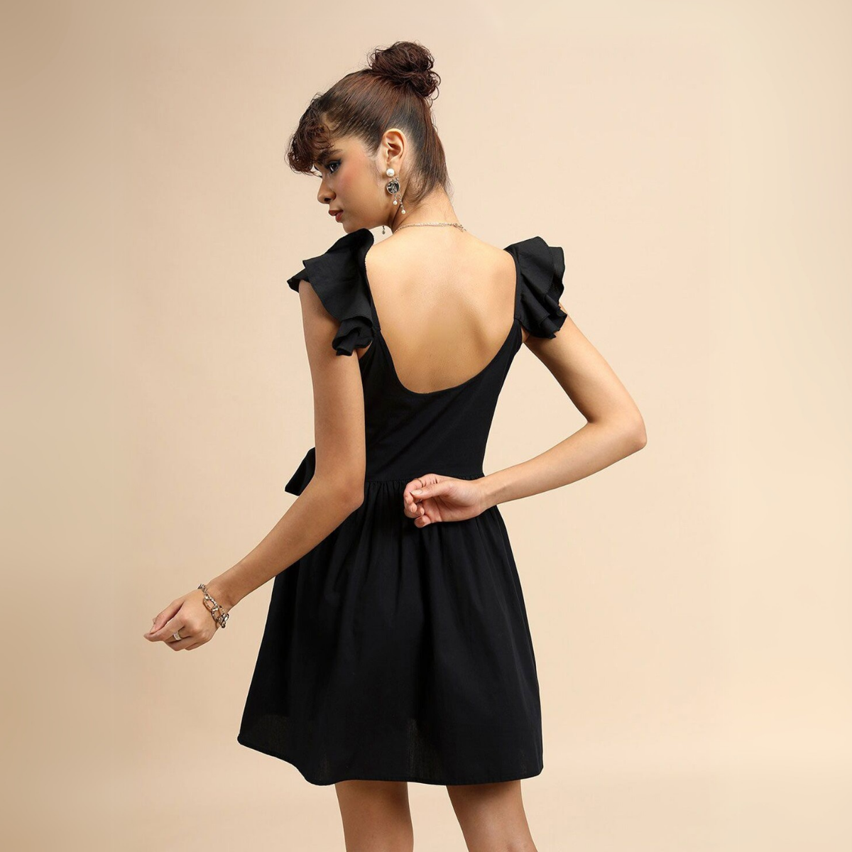 Pack of 4 Women’s Dresses: Chic, Trendy, and Timeless