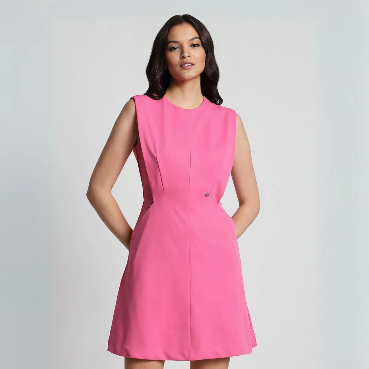 Pack of 4 Women’s Dresses: Chic, Trendy, and Timeless