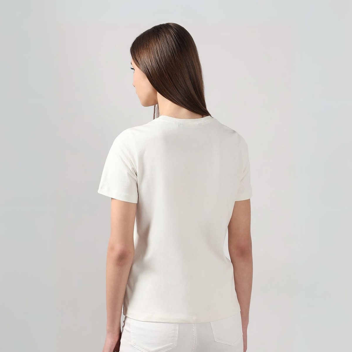 Style Made Simple: Discover Your 4-Pack Tee Collection