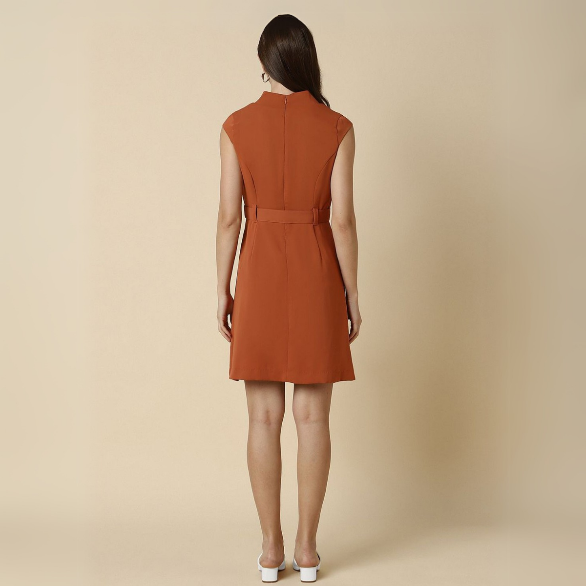 Pack of 4 Women’s Dresses: Chic, Trendy, and Timeless