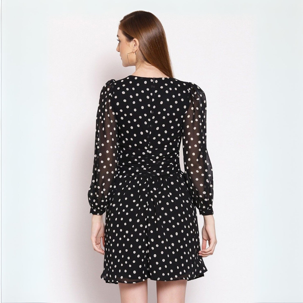 Pack of 4 Women’s Dresses: Chic, Trendy, and Timeless