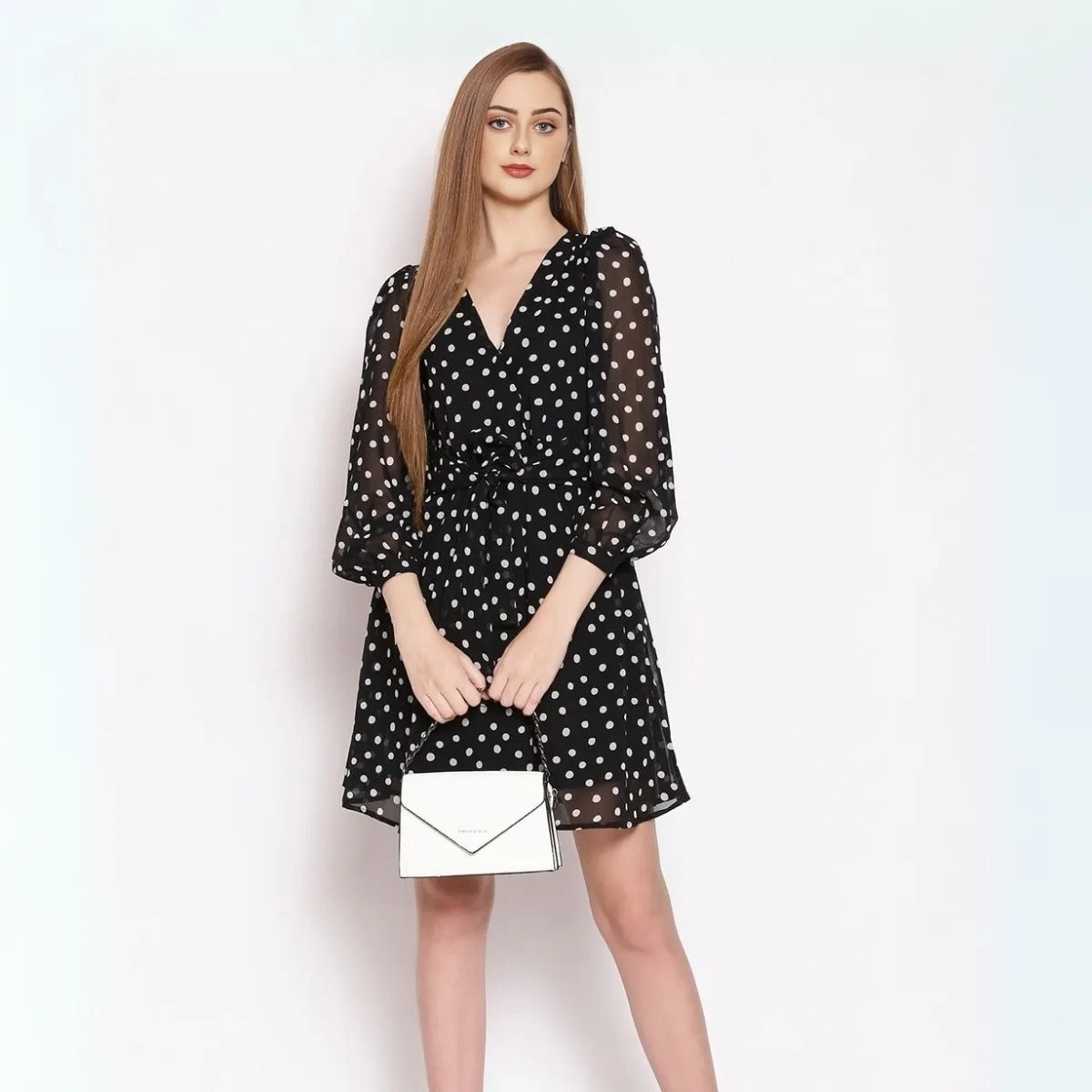 Pack of 4 Women’s Dresses: Chic, Trendy, and Timeless