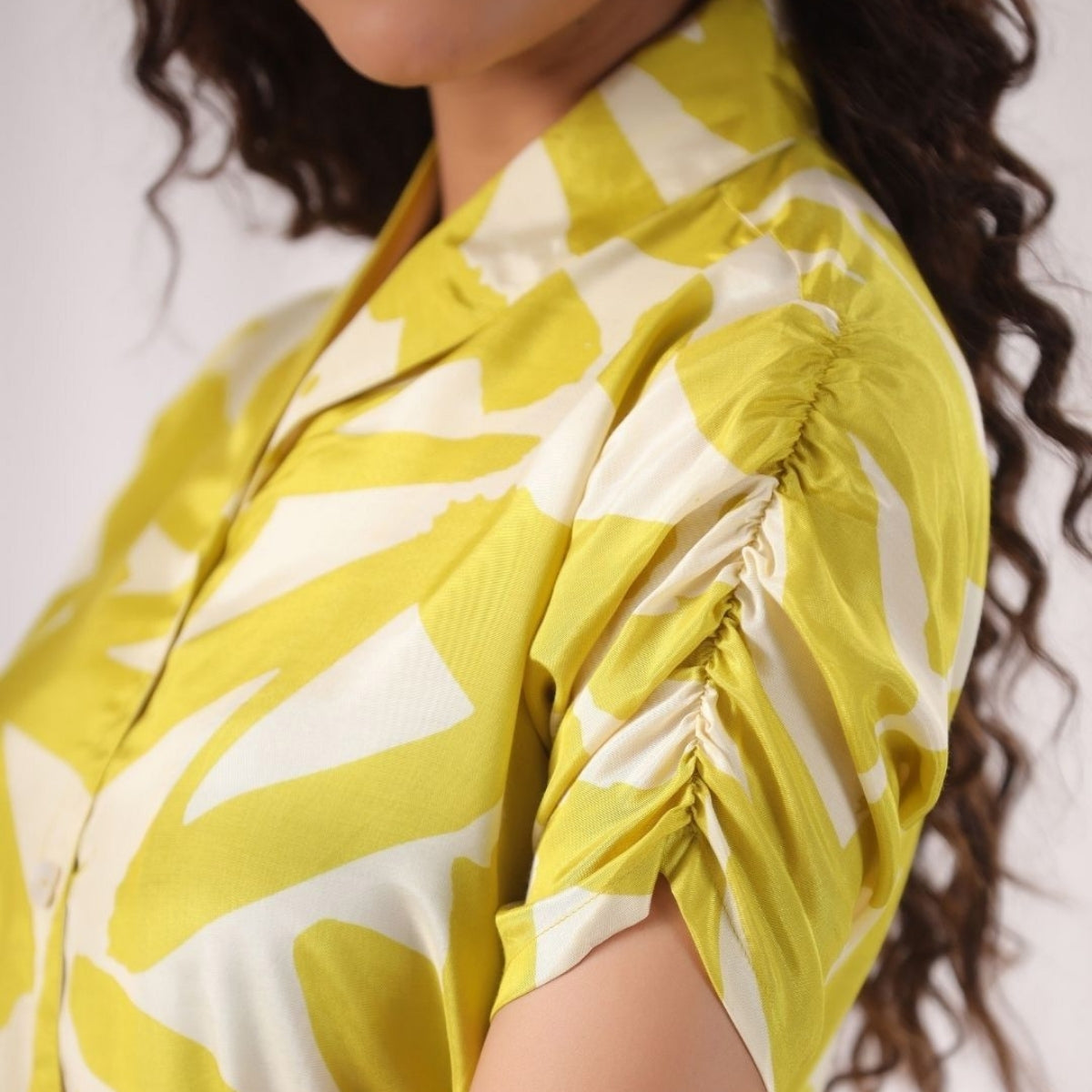 Pack of 4 Women’s Dresses: Chic, Trendy, and Timeless