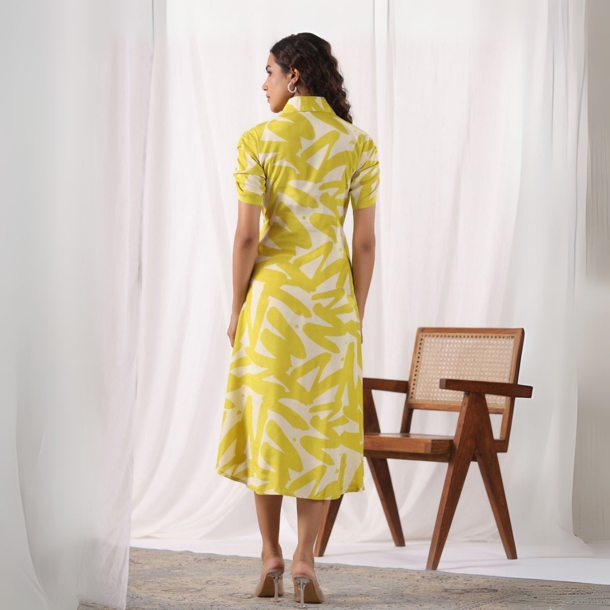 Pack of 4 Women’s Dresses: Chic, Trendy, and Timeless