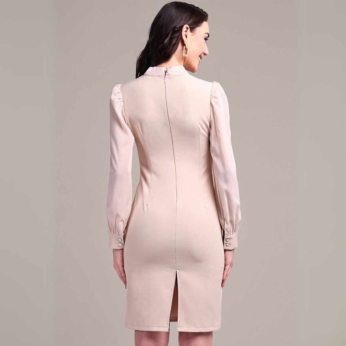Pack of 4 Women’s Dresses: Chic, Trendy, and Timeless