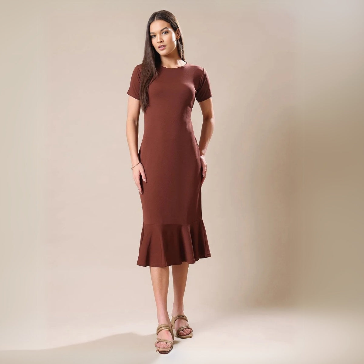 Pack of 4 Women’s Dresses: Chic, Trendy, and Timeless