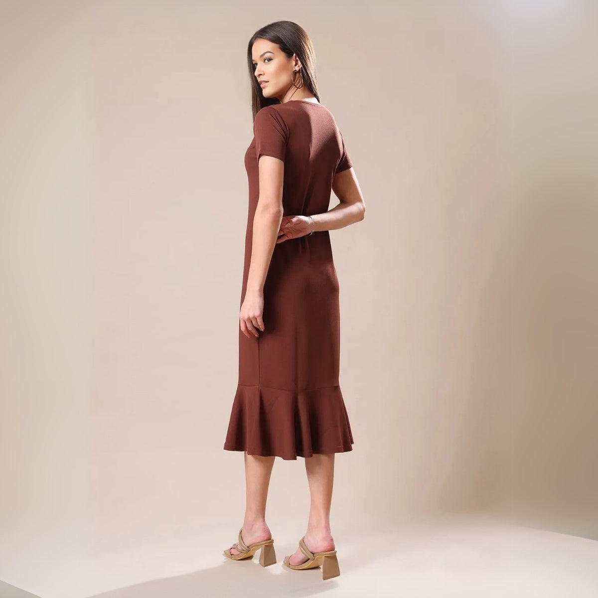 Pack of 4 Women’s Dresses: Chic, Trendy, and Timeless